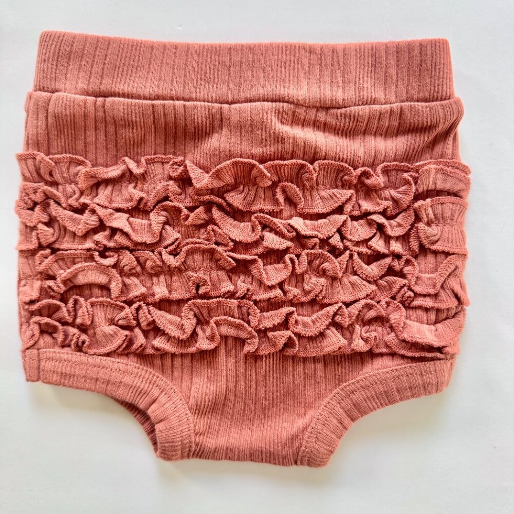 Kate Quinn Ruffle Bloomer | Ruffle Back, Ribbed | Terracotta | 3–6M | NWT - Picture 2 of 4